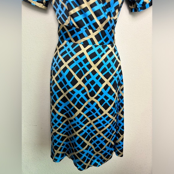 Banana Republic Blue & Tan Abstract Geometric Plaid Silky Feel Wrap Dress 4 - Picture 6 of 11